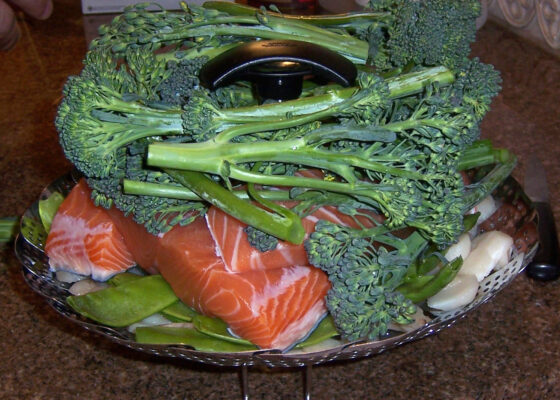 Asian-style Steamed Salmon with Veggies